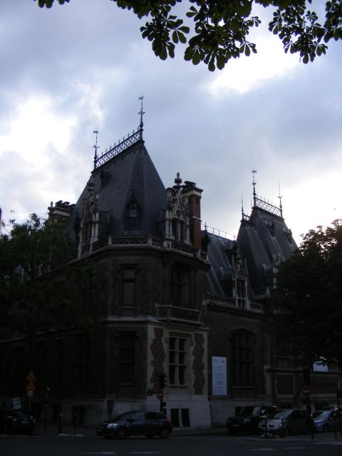 Art nouveau Paris tour - Theosophic society building and the occult-side of Art Nouveau symbolism