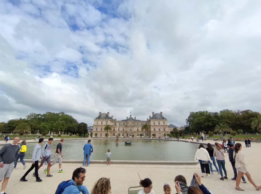 Best Bits of Paris: 40 Favourites Walking Tour 5 hours - From Deux Magots to Café de Flore: Paris cafés as living map markers