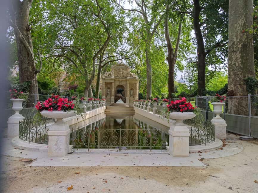 Best Bits of Paris: 40 Favourites Walking Tour 5 hours - Ending at Place du Trocadéro: the Eiffel payoff view