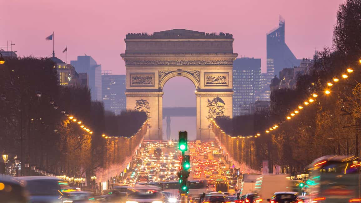 Best of Paris: Private Walking Tour with Local - Notre-Dame area orientation: what to pay attention to first