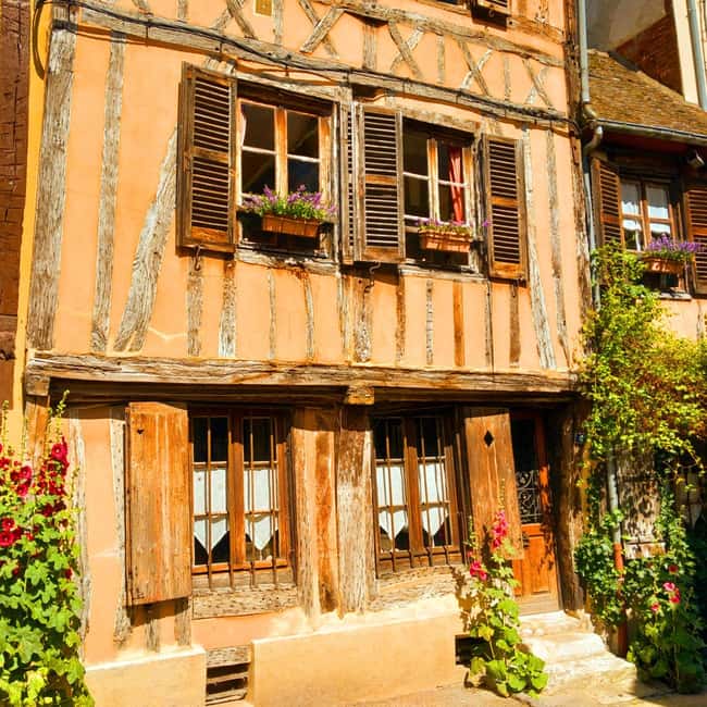 Bike tour from Vernon to Giverny with local guide - Where you meet Nicolas in Vernon (and why it matters)