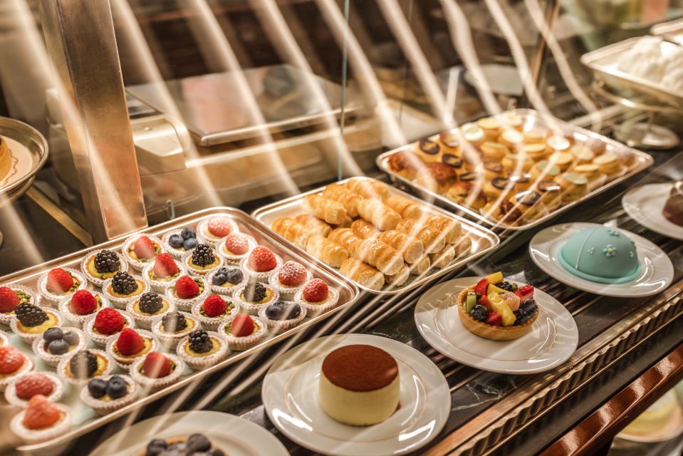 Boutiques and Patisseries: Book a Local in Paris - Guide styles you can actually feel: Roffy, Pascal, Andrea, Clovis