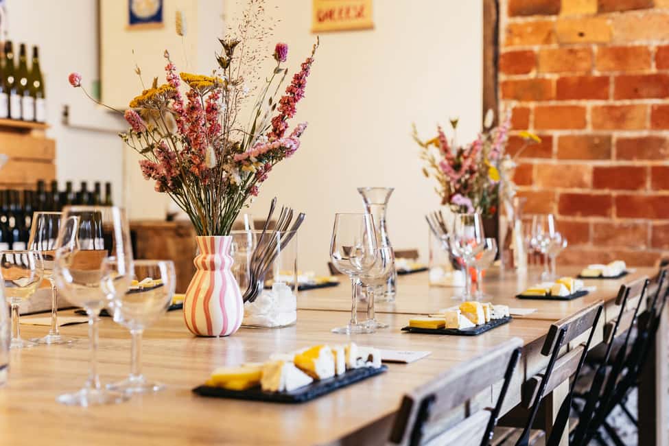 Cheese & Wine Tasting in Montmartre with Local Cheesemonger - Montmartre’s 2-Hour Cheese and Wine Plan: Value at a Glance