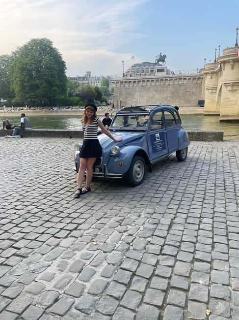 Classic 2CV Tour paris 2h - Time travel on four wheels: why the Citroën 2CV works so well in Paris