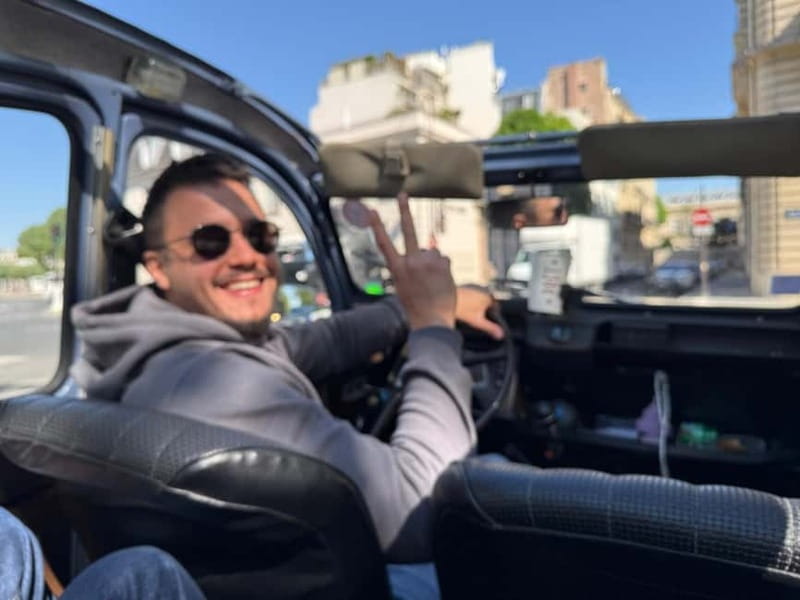 Classic Citroën 2CV tour of Paris, 1 hour - Grand Palais, Petit Palais, and the Street-View Advantage