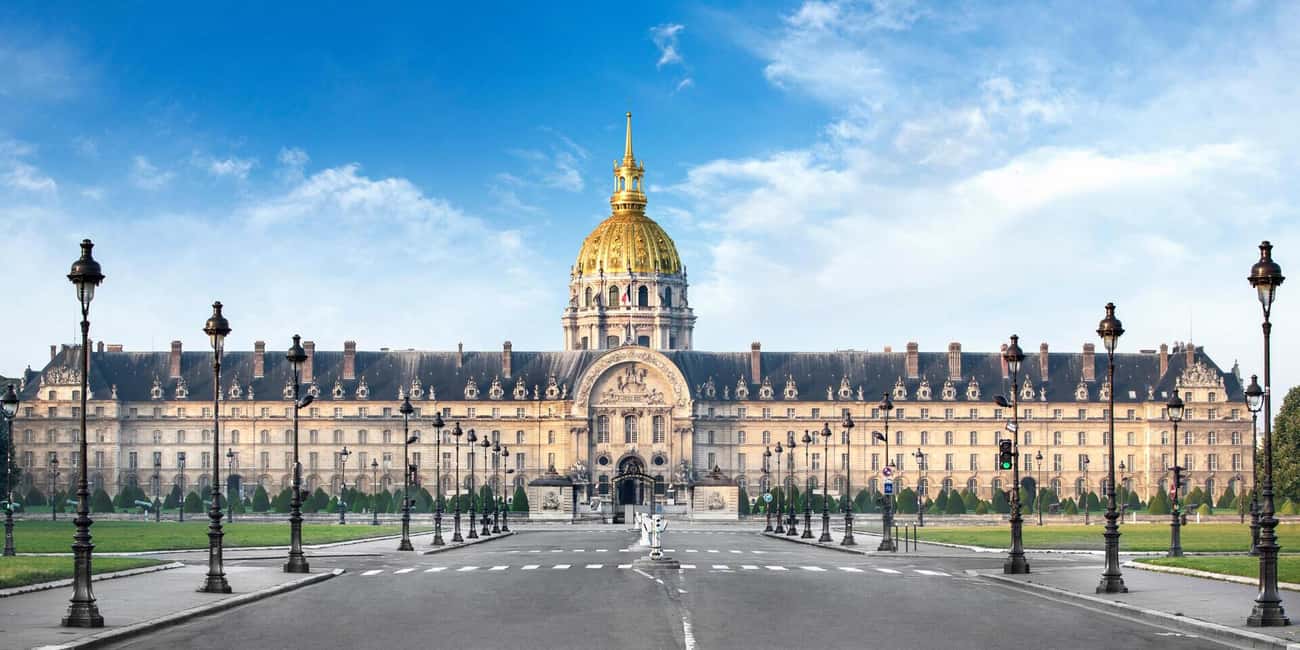 Classical and Monumental Paris Tour along the Seine River - L’Assemblée Nationale: from monarchy ideas to the Republic
