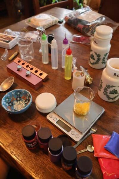 Customised lipstick workshop - Paris 1er - Natural ingredients and the real meaning of “custom”