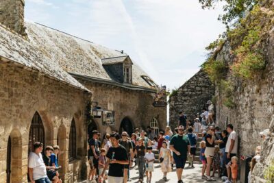 Day Trip to Mont-Saint-Michel from Paris - How the island reveal actually works (Couesnon River approach)
