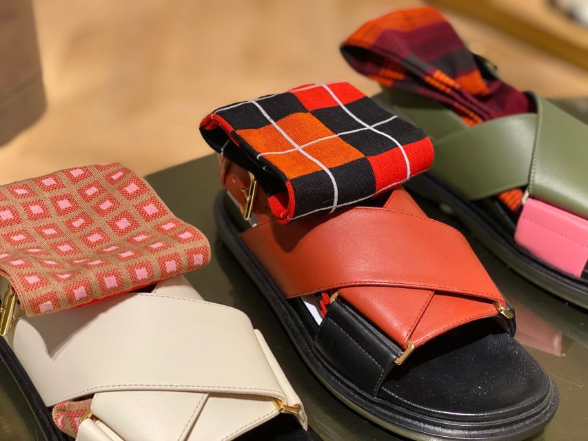 Discount Couture: ultimate Paris Shopping 2h30 walking tour - Paris resale shops run by fashion insiders
