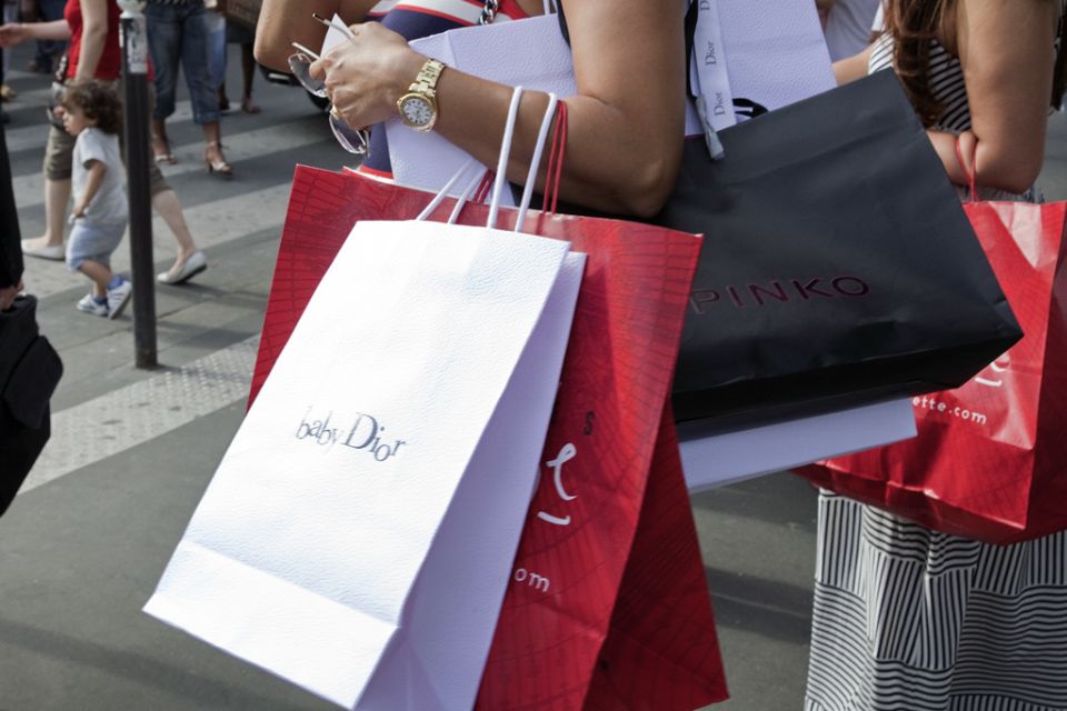 Discount Couture: ultimate Paris Shopping 2h30 walking tour - Sample sales and the up-to-70% discount reality check
