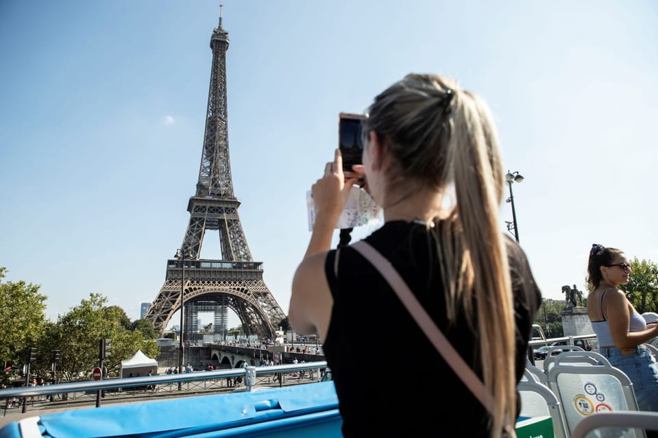 Disneyland Paris: Bus Sightseeing Tour in Paris - Key Things You’ll Notice on This Day Trip