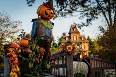 Disneyland® Paris Tickets for Train and Parks - The Direct RER A Ride to Marne-la-Vallée Chessy