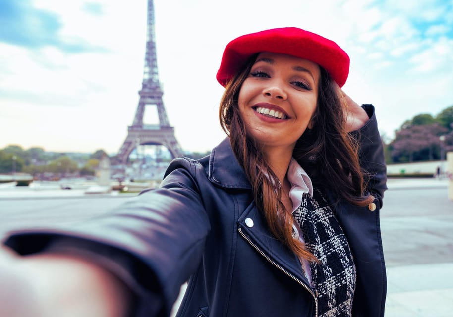Eiffel Tower Access with Host - The Passerelle Debilly photo stop: quick, useful, and easy to miss