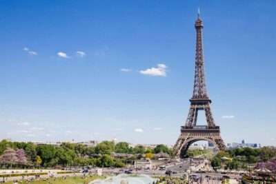 Eiffel Tower Reserved Access with Photoshoot stops - Passerelle Debilly: Your First Eiffel Tower Photo Angle