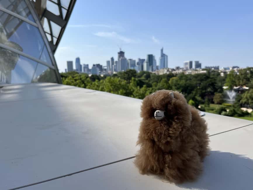 Fondation Louis Vuitton: Ticket Entry & Private Tour - Entering together at Fondation Louis Vuitton (and why it matters)