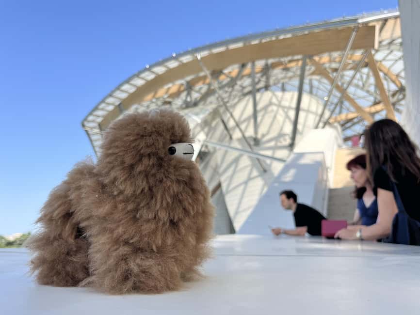Fondation Louis Vuitton: Ticket Entry & Private Tour - Panoramic views and photo moments without losing the art