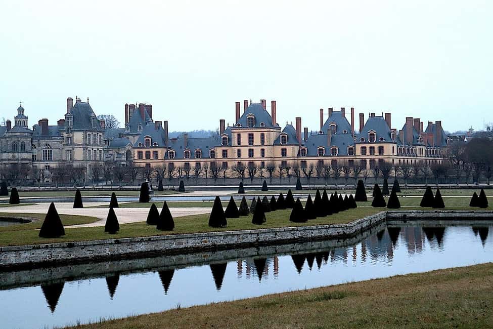 Fontainebleau Castle Private guided tour from Paris - Private pickup and the ride from Paris