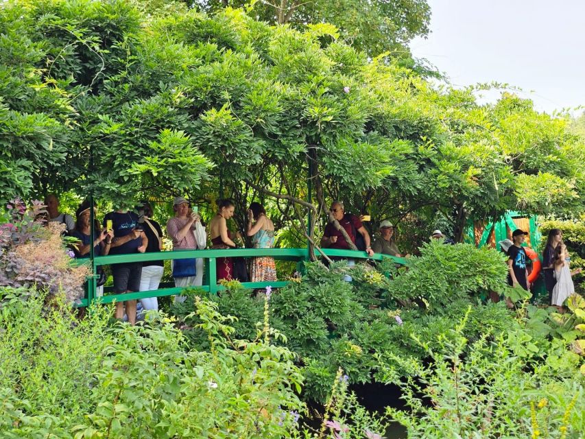 From Paris: Auvers-sur-Oise & Giverny Excursion - Claude Monet’s house and Clos Normand: where time shows in the details