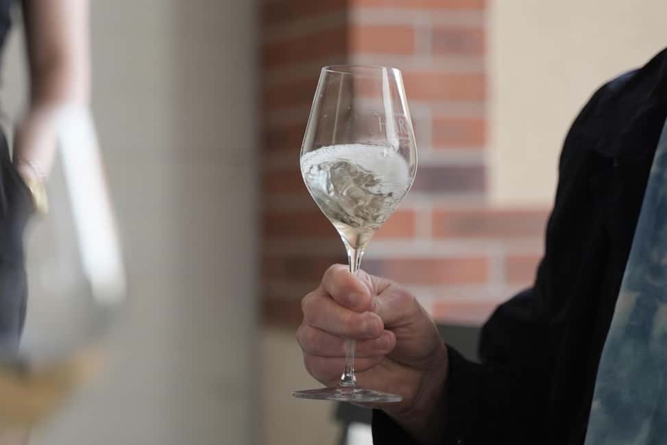 From Paris: Champagne Day Trip with 7 Tastings & Lunch - Group size and guide time: the real reason this feels good
