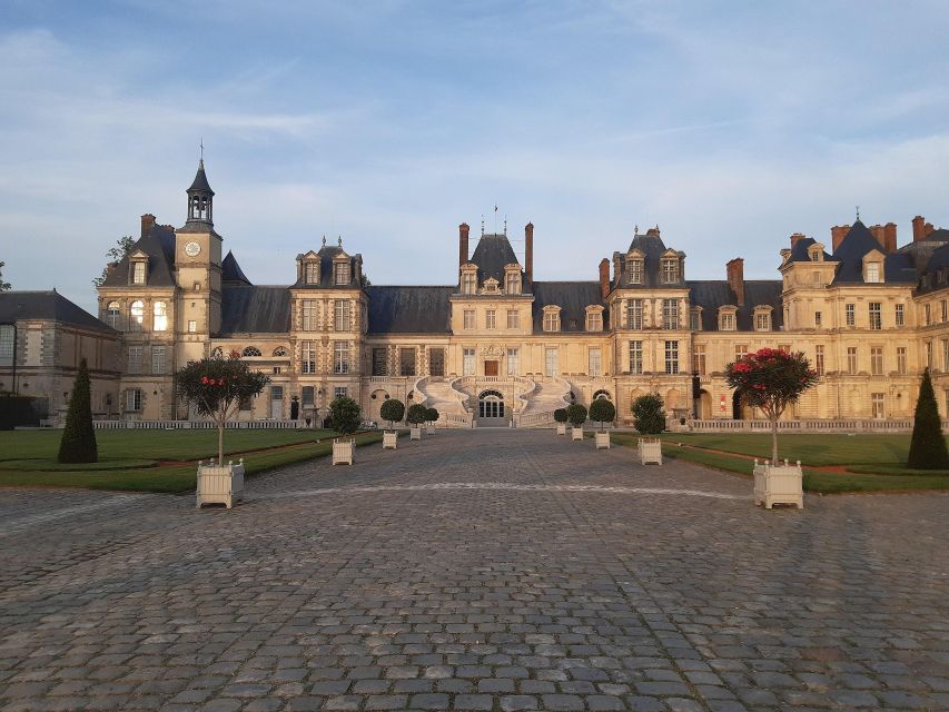 From Paris: Fontainebleau & Vaux-le-Vicomte Private Tour - A private country day with two palaces that feel like different worlds