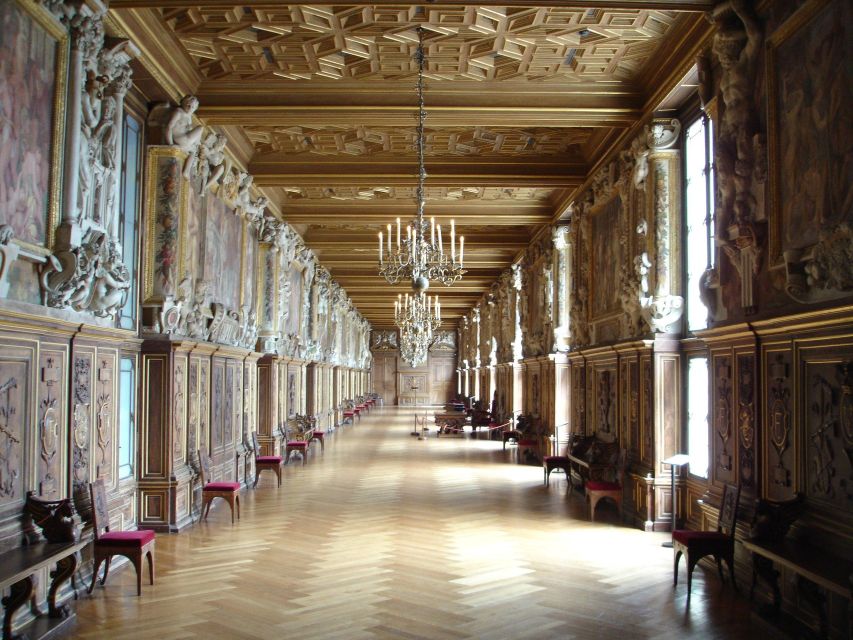From Paris: Fontainebleau & Vaux-le-Vicomte Private Tour - Fontainebleau Palace: the royal château that stayed alive
