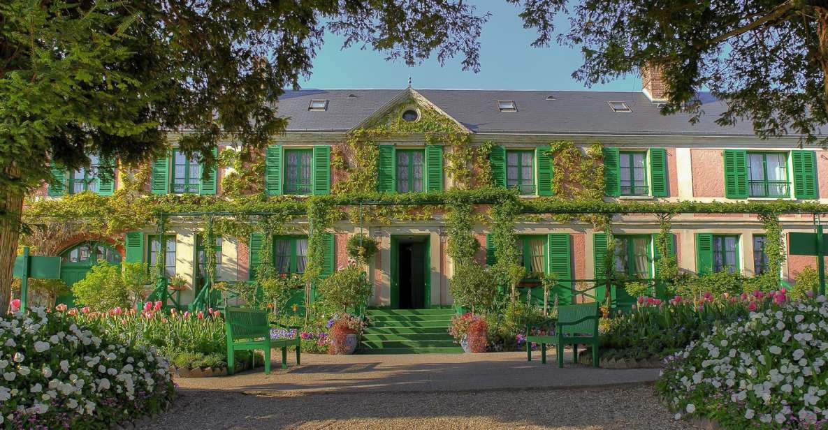From Paris: Giverny and Versailles Private Full-Day Trip - Skip-the-Line Versailles Palace: Hall of Mirrors without the grind