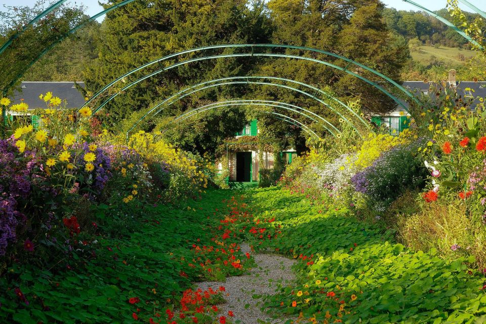 From Paris: Giverny & Monet’s House Skip-the-Line Tour - Crowds, Stairs, and Weather: How to Stay Comfortable