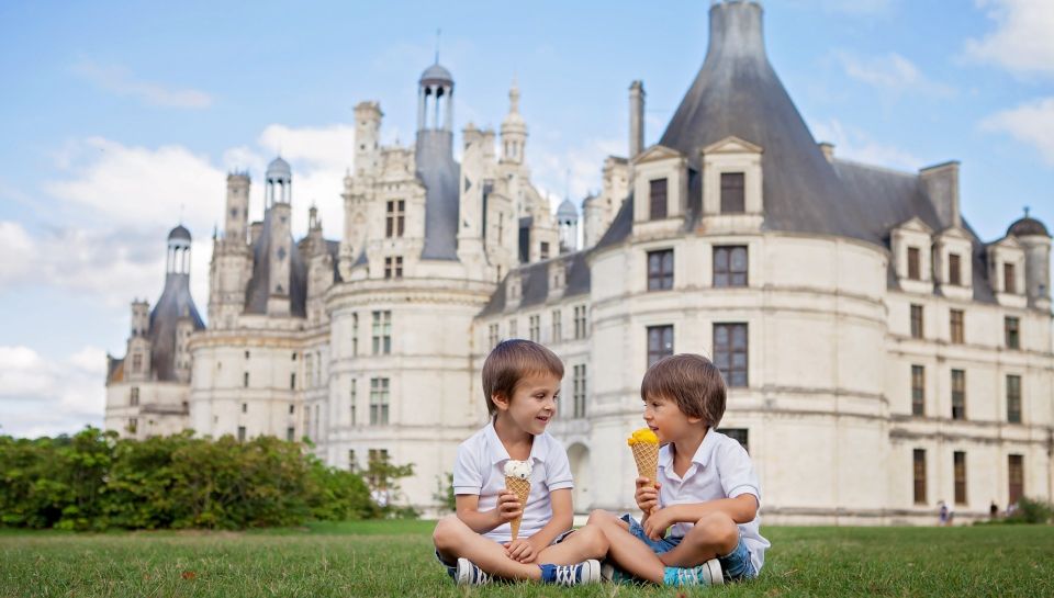 From Paris: Loire Valley Castles Tour with Hotel Transfers - Lunch reality: plan ahead because food is on your own