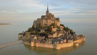 From Paris: Mont-Saint-Michel & Honfleur Private Day Tour - Getting from Paris: hotel pickup and a private ride