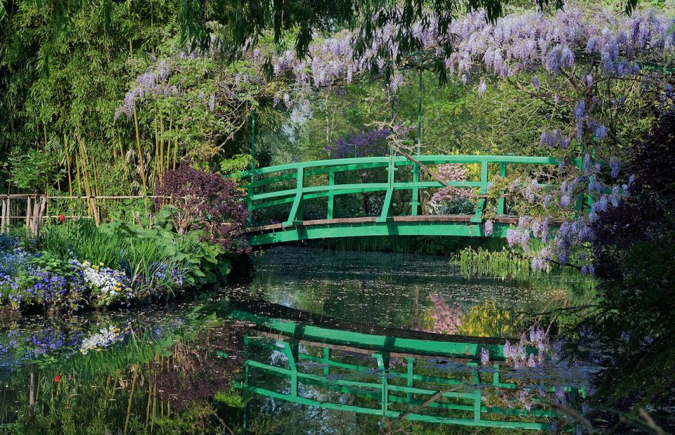 From Paris: Private Day Trip to Giverny and Auvers sur Oise - A Smooth Start: Private Pickup and the One-Hour Drive