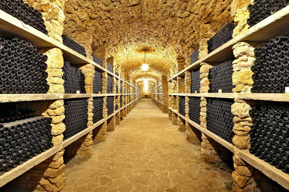 From Paris: Small-Group Champagne Day Trip with Six Tastings - Guides, pacing, and why the group size matters