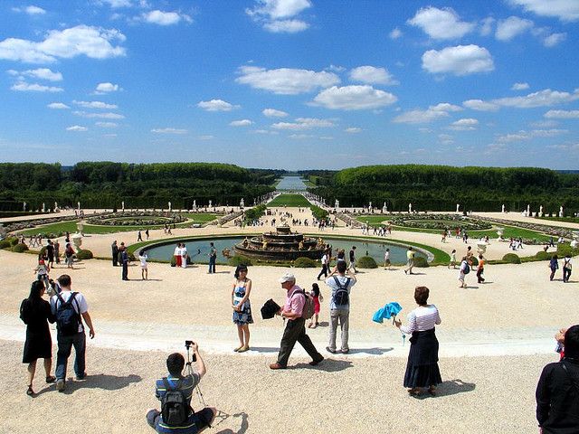 From Paris: Versailles Guided Tour by Deluxe Minibus - Priority Entrance at Versailles: How You Actually Save Time