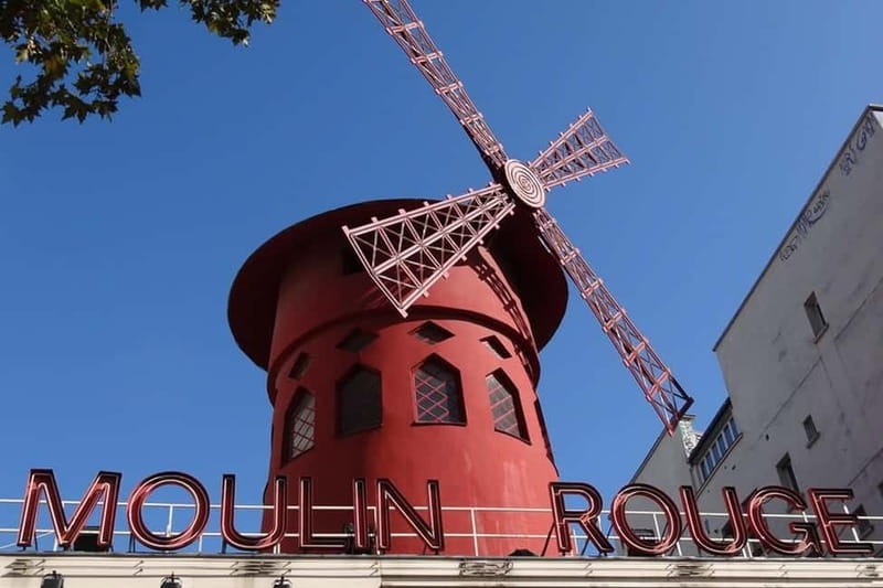 German private Walking Tour through Montmartre & Passages - Key moments worth choosing this tour for