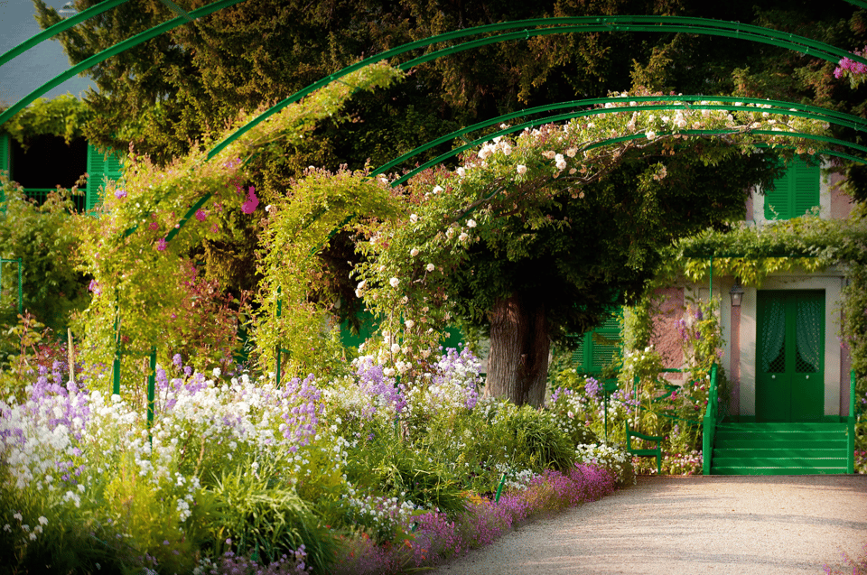 Giverny: Monet's House & Gardens Private Guided Tour +Ticket - Key points at a glance