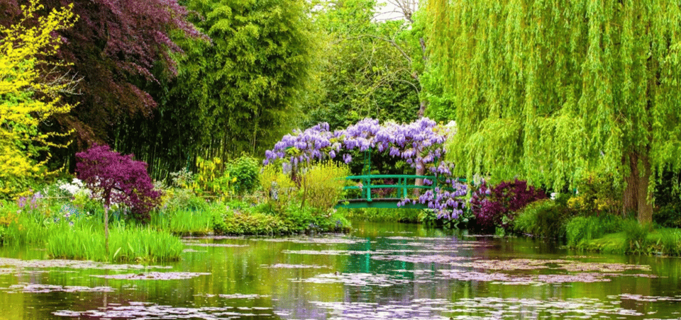 Giverny: Monet's House & Gardens Private Guided Tour +Ticket - Getting Oriented at 84 Rue Claude Monet