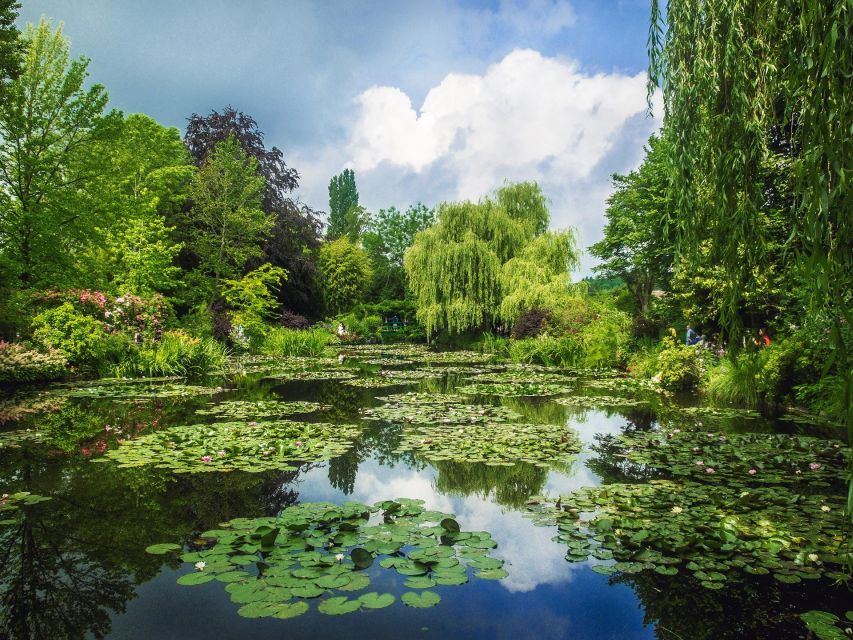 Giverny Private Guided Walking Tour - Claude Monet’s House: Connecting the Person to the Paint