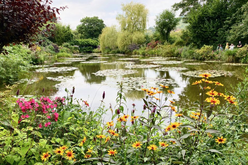 Giverny Versailles Trianon Small Group by Minivan from Paris - Morning in Giverny: Monet’s house, studio, and the pond view