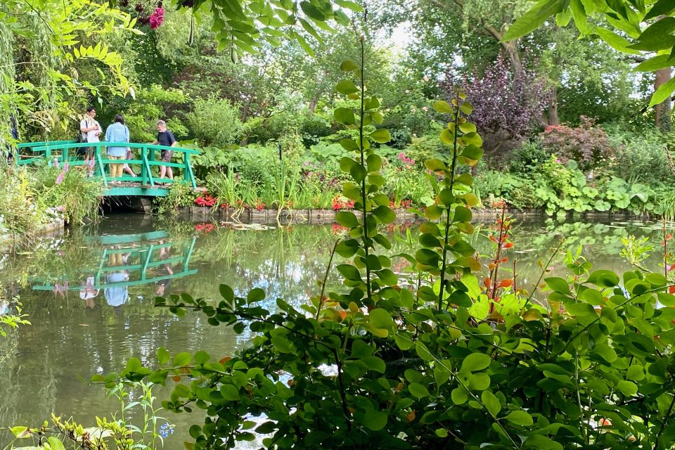 Giverny Versailles Trianon Small Group by Minivan from Paris - Versailles Palace: scheduled entry, skip-the-line, and audio guide