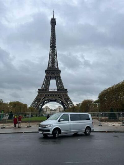 Hop On Paris: City Highlights Tour in a comfortable Minivan - Eiffel Tower stop: how to get the most from the photos and views