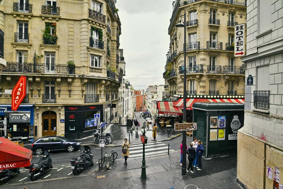 Île de la Cité: A Private Tour of Paris' Most Famous Monuments - Notre-Dame Cathedral: what your guide helps you see beyond the postcard