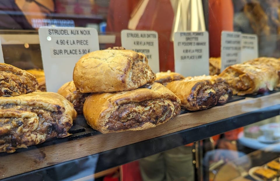 Jewish Marais - Yiddish world : Walking tour and pastries - The Pletzl and the Courtyard Access You Don’t Get on a Random Walk