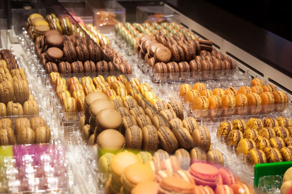 Le Marais: Pastry and Chocolate Food Tour - Best ice cream in Paris, plus bakery treats you’ll want to re-buy