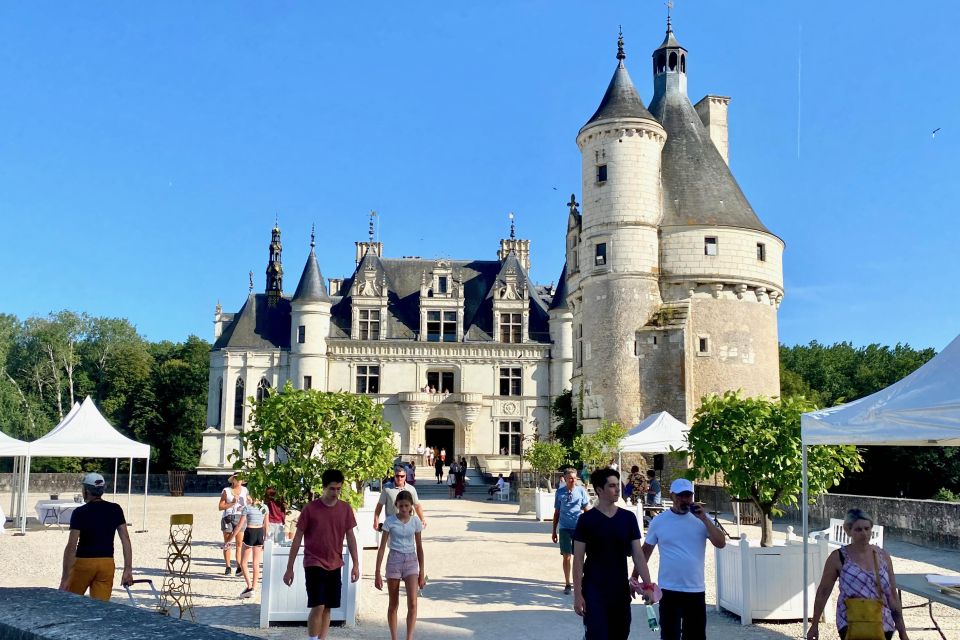Loire Valley Castles: Chenonceau, Amboise & Da Vinci Trip - Amboise Lunch Time and Château Royal’s Leonardo Connection