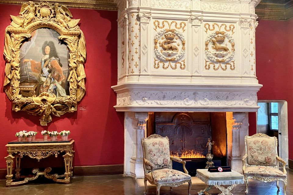 Loire Valley Castles: Chenonceau, Amboise & Da Vinci Trip - Seven Wines in a Family Vineyard Stop