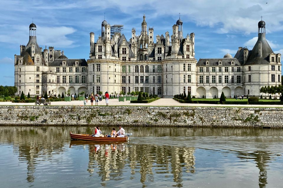 Loire Valley Castles: Chenonceau, Amboise & Da Vinci Trip - Guides and Drivers: The Difference Between Seeing and Understanding