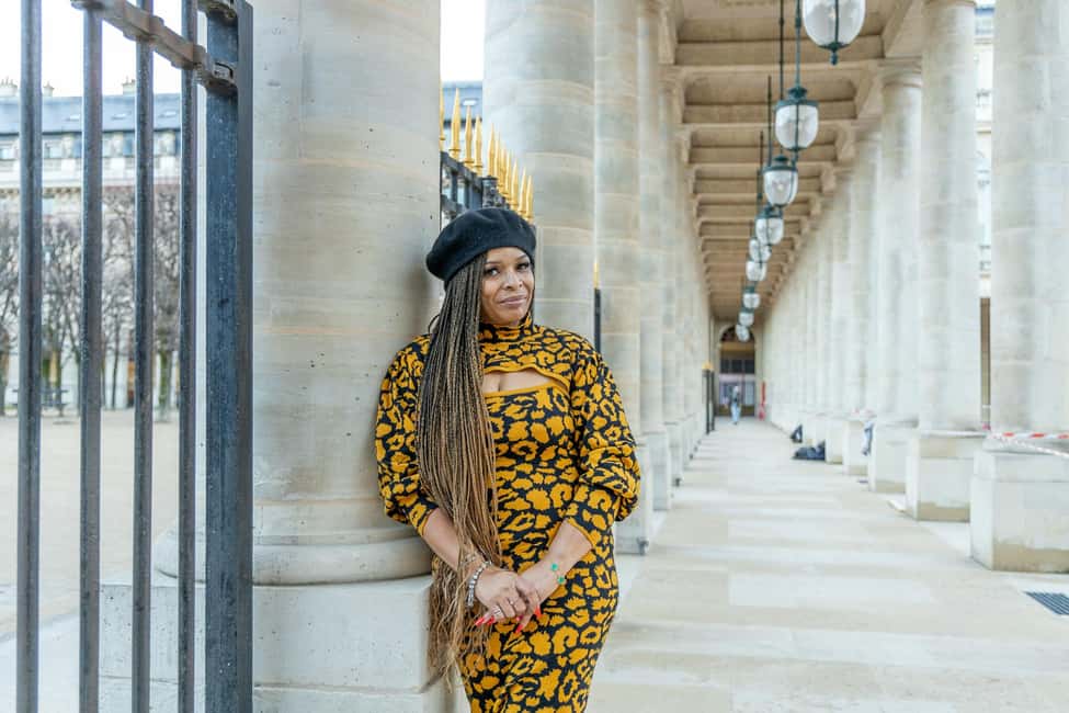 Louvre area photo shoot by Paris photographer - What you get back: 200+ original high-res JPGs delivered in 3 working days