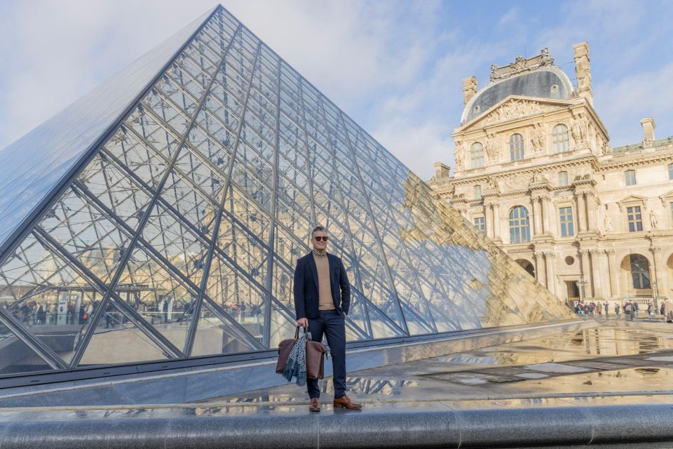 Louvre area photo shoot by Paris photographer - Price and value: is $39 per person a good deal here?