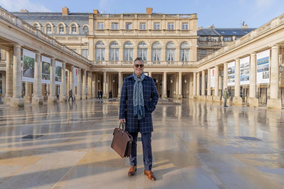 Louvre area photo shoot by Paris photographer - Meeting point near the Louvre: what to expect before you start shooting