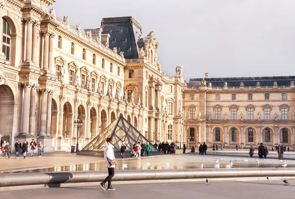 Louvre Masterpieces Private Guided Tour with Reserved Access - Price and value: paying $527 per person for focus in two hours