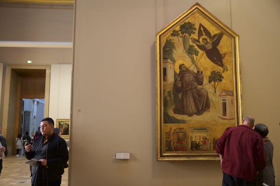 Louvre Museum: Mona Lisa Without the Crowds Last Entry Tour - Mona Lisa room at close: what “no crowd” really means